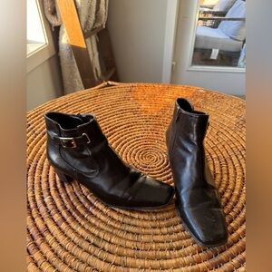 Vintage soft moc size 7 ankle boots